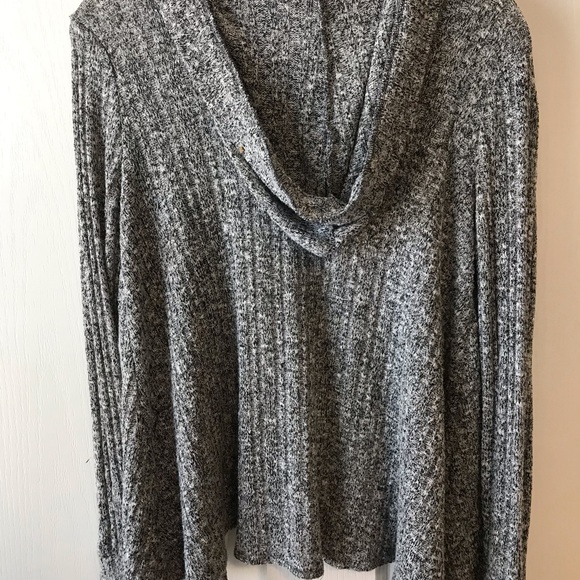 Urban Outfitters light weight grey hooded cardigan - Picture 2 of 3